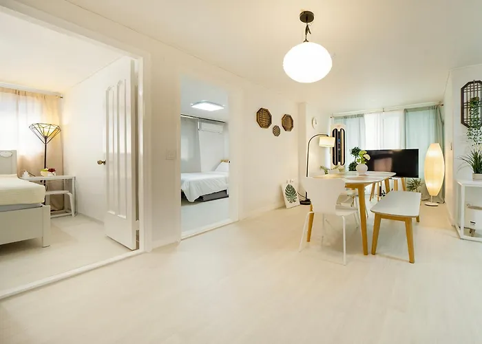 Villa Cozy House - 2br,family,free Parking,renovation Seúl